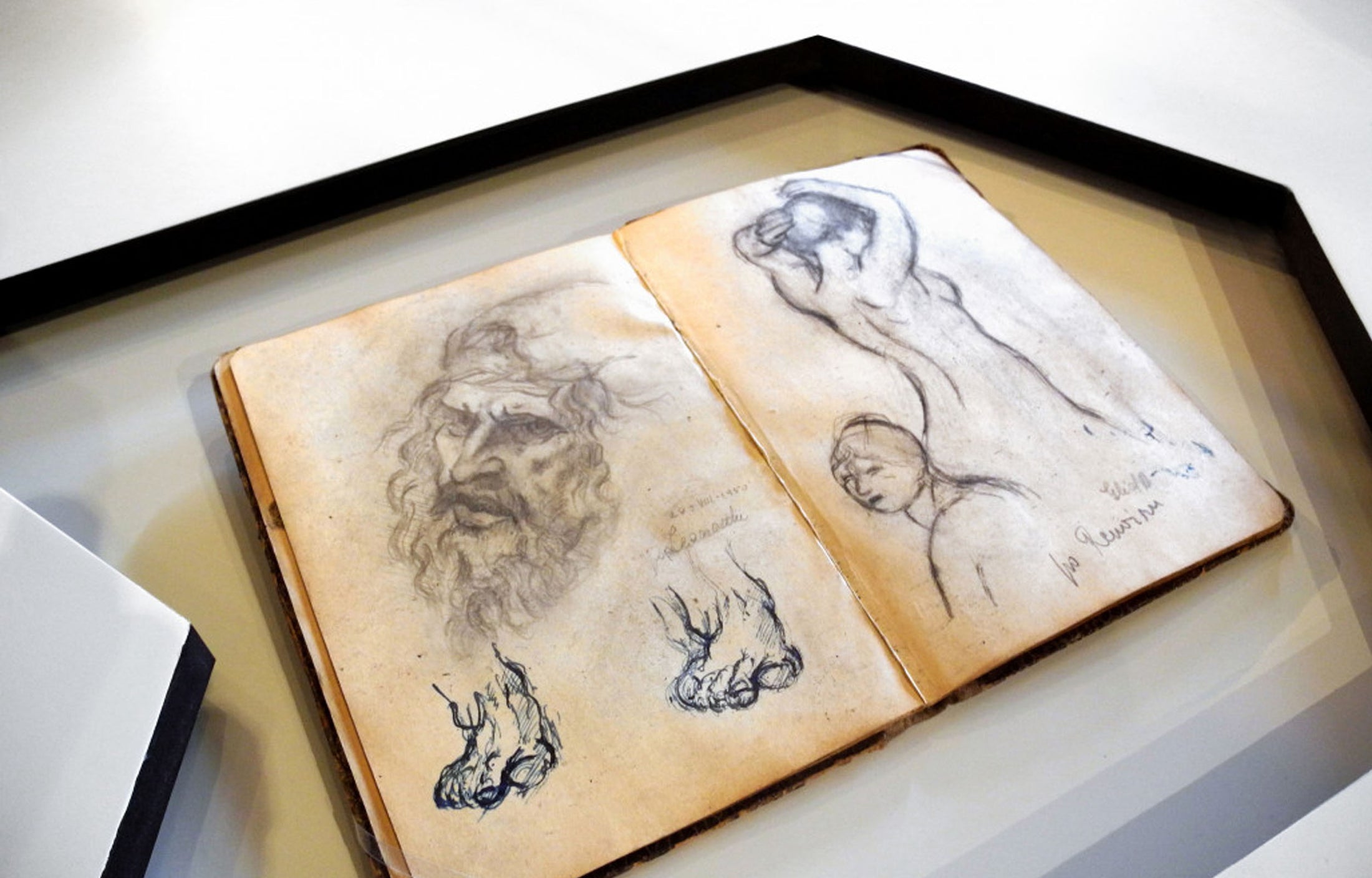 Internationales Mahnmal von Nandor Glid